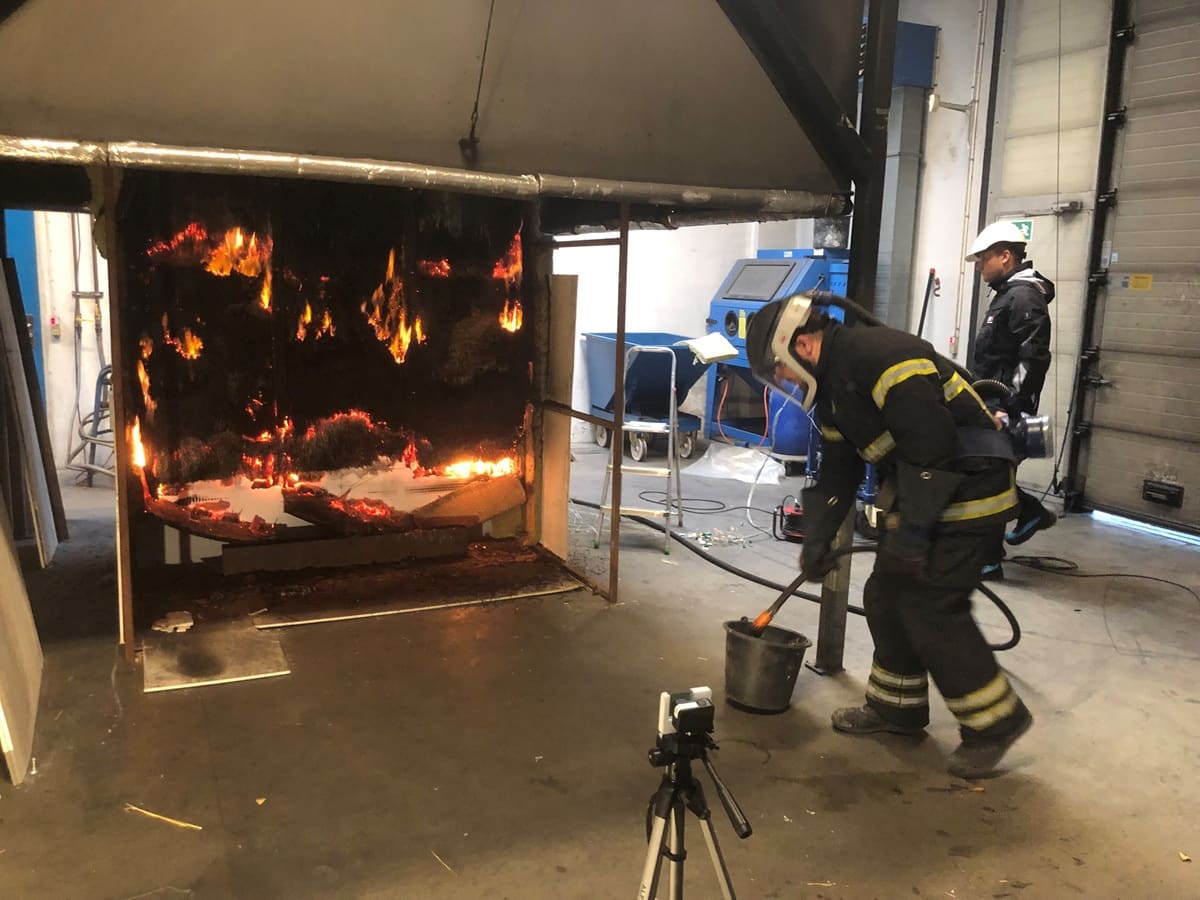 Brandtest af tækning på DBI